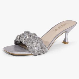 EUC Women’s Rhinestone Braided Sandals 8.5